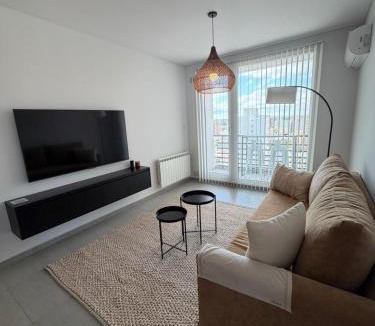 Bahia Blanca Apartment | "Estomba VISTA PREMIUM, céntrico, nuevo, super equipado, con balcón, cochera opcional en el mismo edificio"