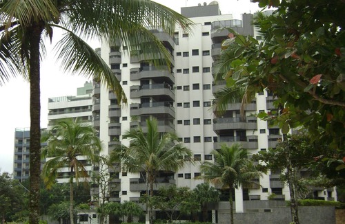 Riviera de Sao Lourenco Apartment | Excellent 135 m2 apartment 70 m from the sea, with electric barbecue and Wi-Fi