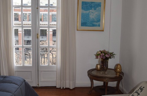Buenos Aires Central Business District Apartment | Fabulous 3-bedroom apartment with AC in vibrant Buenos Aires