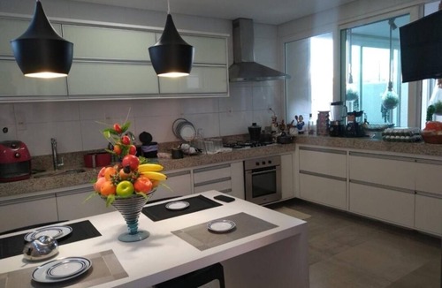 Aruana House | Fabulous 5-bedroom house with pool in gated community on Aruana beach.