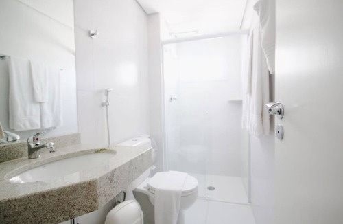 Sao Paulo Hotel | Family Stay With Pool, Gym Onsite | 0.7mi to Paulista Avenue