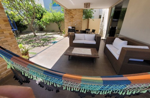 Aruana House | Fantastic 4-bedroom house in gated community 2 minutes from the beach!