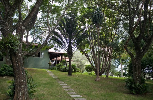 Braganca Paulista House | Farm in Bragança Paulista with lots of green for groups of 10 people
