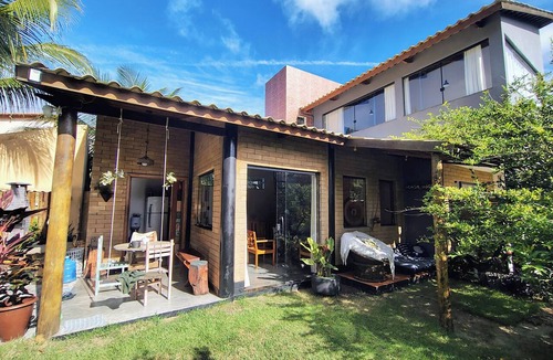 Vera Cruz House | Feet in the Sand and Tranquility: The Perfect Secret Retreat on Calado Beach.