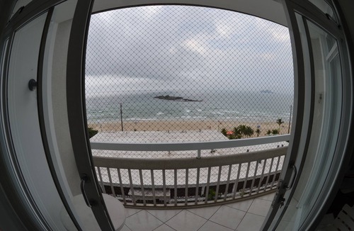 Pitangueiras Apartment | Fit Front Total Pitangueiras. In the street of the beach. 3 bedrooms 2 suites 2 garages
