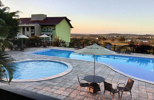 Saire Apartment | Flat em Gravatá -Villa Monte Castelo - 2 quartos- Ao Lado da Área de Lazer e das piscinas