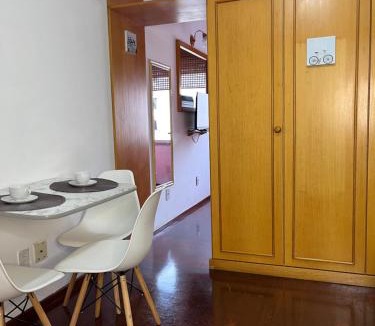 Centro Historico Apartment | Flat na Orla do Guaíba com Piscina e Camareira