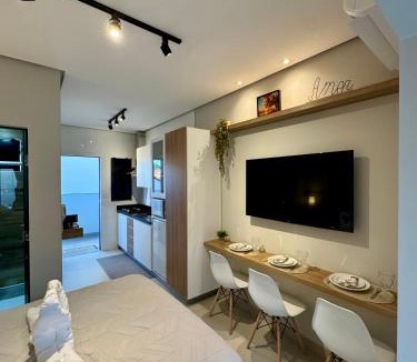 Jardim Palmeiras Apartment | Flat Premium com Garagem, Varanda e Carregador EV - Ahava Stays