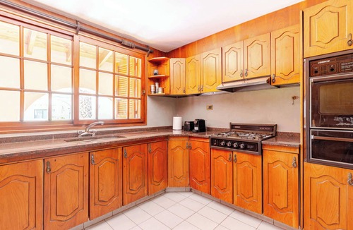 Godoy Cruz House | Fliphaus + Wine Country - 9 Bd 22 pax Pool Jacuzzi