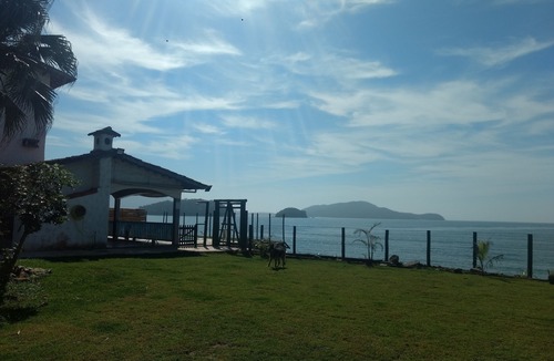 Caraguatatuba House | FOOT IN THE SAND - BEAUTIFUL HOUSE ON THE BEACH - SPACE AND COMFORT - POOL AND BARBECUE