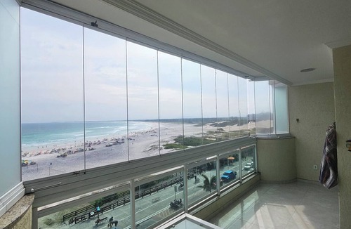 Praia Grande Apartment | Fully furnished apartment facing Praia Grande beach in Arraial do Cabo @LR Aluguel