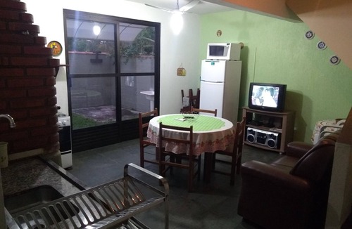 Iguape House | Fully furnished studio apartment 300 meters from Juréia beach.