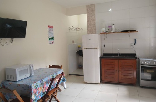Ipiranga Apartment | Furnished kitchenette with swimming pool and leisure area nearby. the beach Martim de Sá