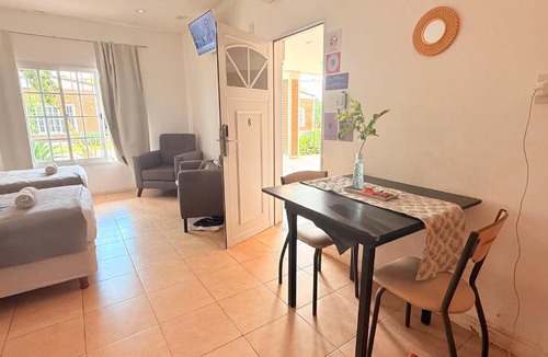Villa Angela Apartment | G8 Hermoso Monoambiente con Cochera 2 huéspedes