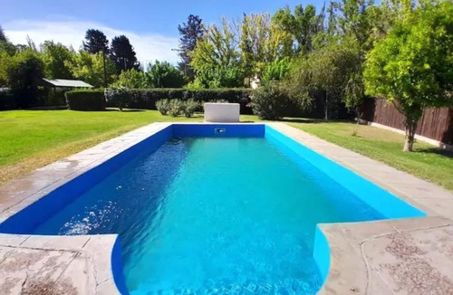 Chacras de Coria House | Garden, barbecue and swimming pool, in Chacras de Coria, wineries and mountains area.