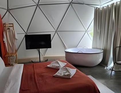 Dores do Rio Preto Ski Chalet | Glamping Caparaó |Hidro e Rio Privativo -Terracota