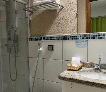 Caldas Novas Apartment | Golden Dolphin Grand Hotel- Apt 2quartos,frente piscina,com lençóis,fronhas,toalhas de rosto, piso e material básico de higiene inclusos - Até 7 hóspedes mais uma criança de até 5 anos - NÃO É PERMITIDO PET