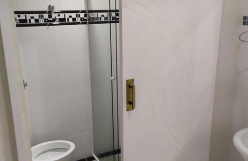 Jardim Vitoria Apartment | Guarujá Enseada - Apto 200m da praia - 02 dorm. Wi-fi + AR + Estacionamento