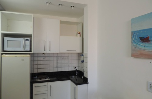 Pitangueiras Apartment | Guaruja, Pitangueiras beach, flat with services.