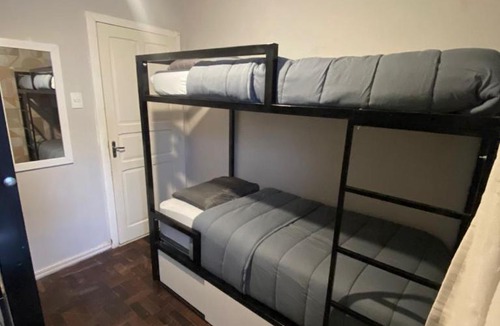 Alto da Rua Quinze Hostel | Gup Hostel