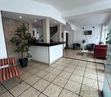 La Perla Hotel | Hanna