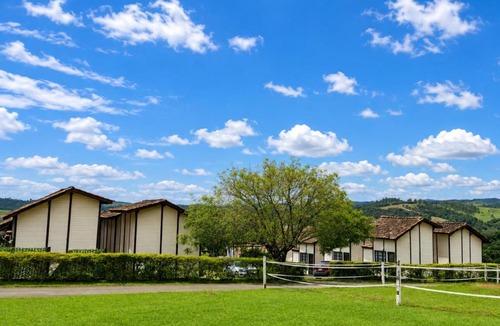Bairro Canedos Ski Chalet | Haras Nashville - Espaço Natureza