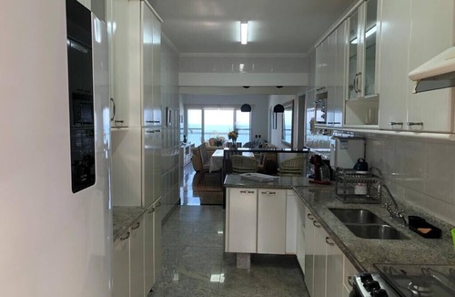 Pitangueiras Apartment | High Standard Apartment FULL FRONT TO THE SEA.