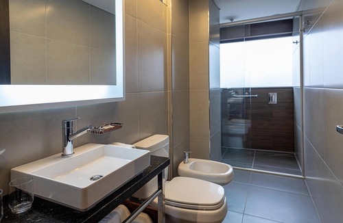 Asuncion Hotel | Hilton Garden Inn Asuncion Aviadores del Chaco