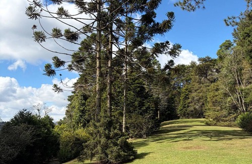 Vila Natal Cottage | Historic Mansion with Fireplace in Campos do Jordão
