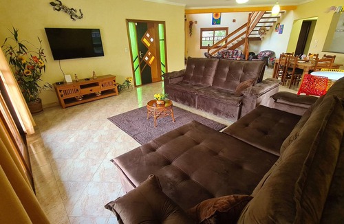 Caiocara House | Home at Atibaia - SP. Condominium with pool and nature