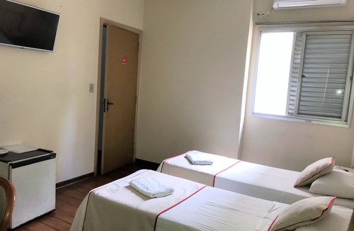 Central Zone Hotel | Hotel São Jorge, São Paulo - perto da 25 de Março fácil acesso ao Expo Center Norte e Mercado Municipal.