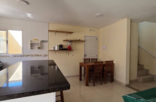 Maranduba House | House for up to 24 people | 6 Suites | Swimming pool | 150m from Sapê Beach