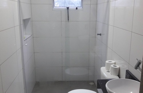Pontal da Cruz House | House for 9 people large living room 2 balconies tv Netflix wi-fi beautiful beach