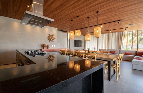 Passo de Camaragibe House | House in a seaside condominium for 12 people