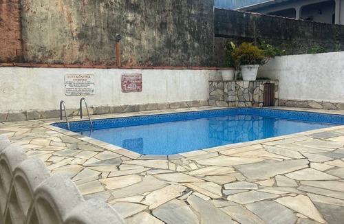 Balneario Mogiano House | House in a gated community 500 meters from the beach! Barbecue and swimming pool.