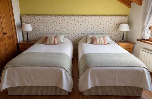 Villa Arelauquen Ski Chalet | House in Arelauquen Golf Club with 4 bedrooms
