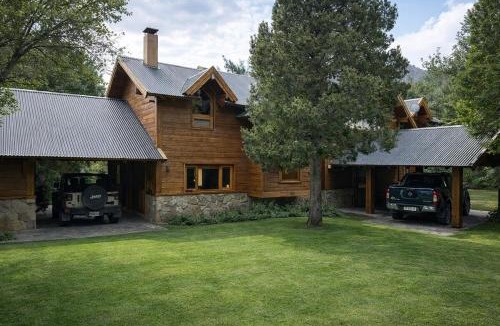 Villa Arelauquen Ski Chalet | House in Arelauquen Golf Club with 4 bedrooms