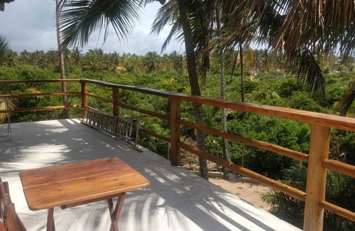 Belmonte Ski Chalet | HOUSE IN FRONT OF MOGIQUIÇABA BEACH