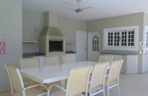 Jardim Acapulco House | HOUSE IN GARDEN ACAPULCO GUARUJA CONDO (POOL, BARBECUE, 4 SUITES)