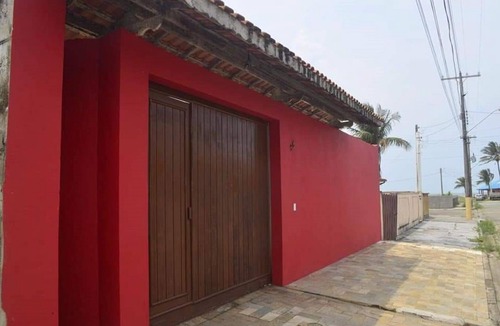 Raul Cury House | House in Itanhaem (with pool), 80m from the beach.