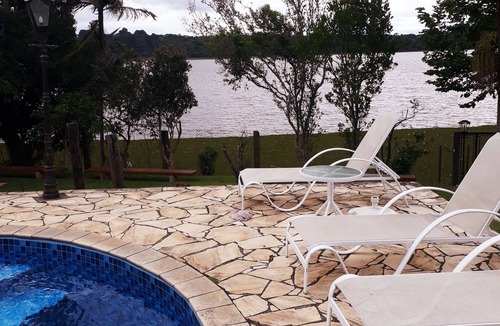 Embu-Guacu Cottage | HOUSE OF THE DREAMS TO THE MARGINS OF THE DAMAGE GUARAPIRANGA