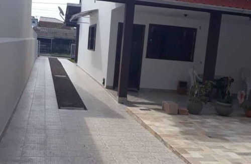 Guaratuba House | House/Townhouse with pool near the sea.