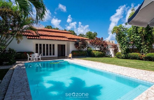 Itaigara Apartment | House w/Pool & Balcony in Salvador API0062