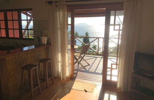Veloso House | House with 2 suites with wonderful sea view at 80 mt. from Curral beach.