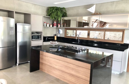 Canto do Mar House | House with 6 suites. Condominium Paraíso, just steps from the beach!