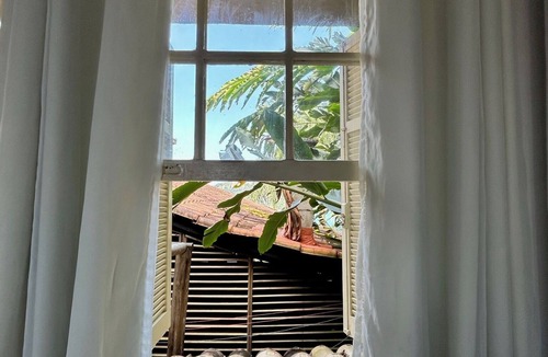 Barra do Sahy House | House with 7 suites and ocean views - Barra do Sahy Beach.