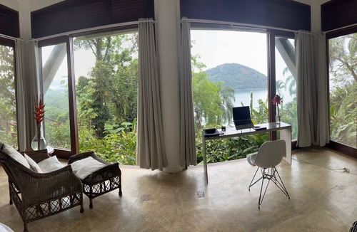 Barra do Sahy House | House with 7 suites and ocean views - Barra do Sahy Beach.