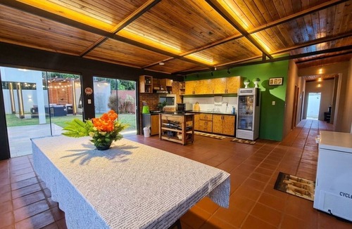 Encarnacion Apartment | House with a Pool and BBQ Area | Ideal for Groups of Up to 10
