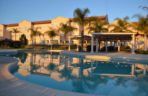 Merlo Hotel | Howard Johnson Resort Spa & Convention Center
