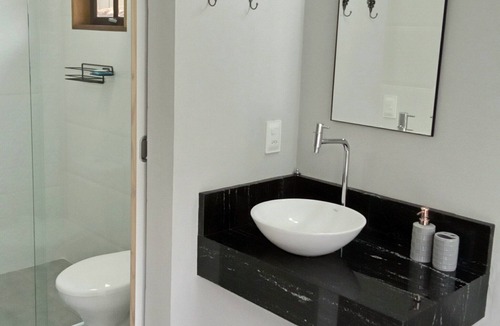 Pereque Bed & Breakfast | Ilhinha suite in a private condominium, 5 minutes from the beach in the heart of Ilhabela!